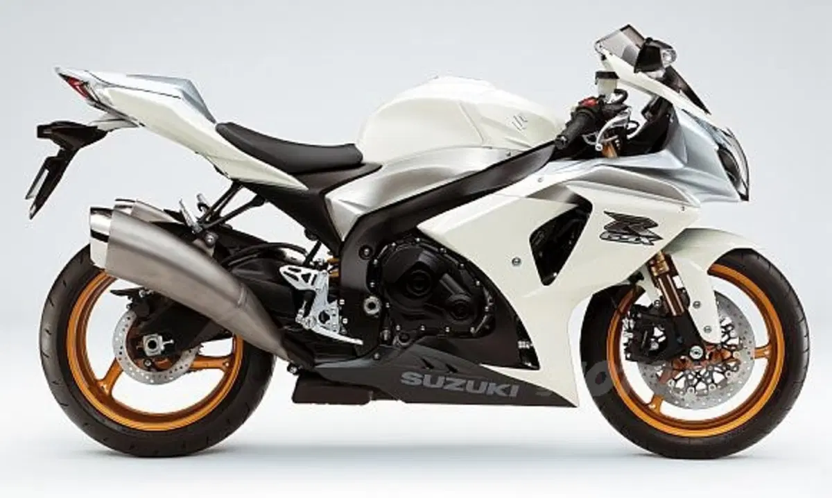 Più potente e aggressiva che mai arriva la GSX-R 1000 K9 (4)