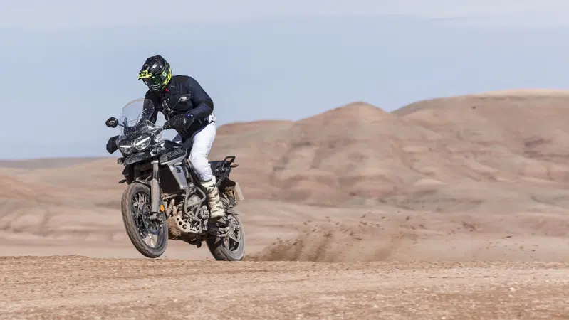 Triumph Tiger 800 XC XR 2018. TEST in Marocco!