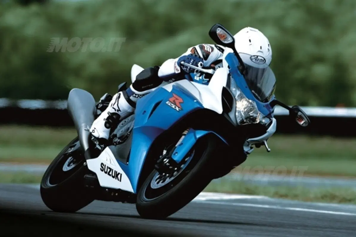Più potente e aggressiva che mai arriva la GSX-R 1000 K9 (11)