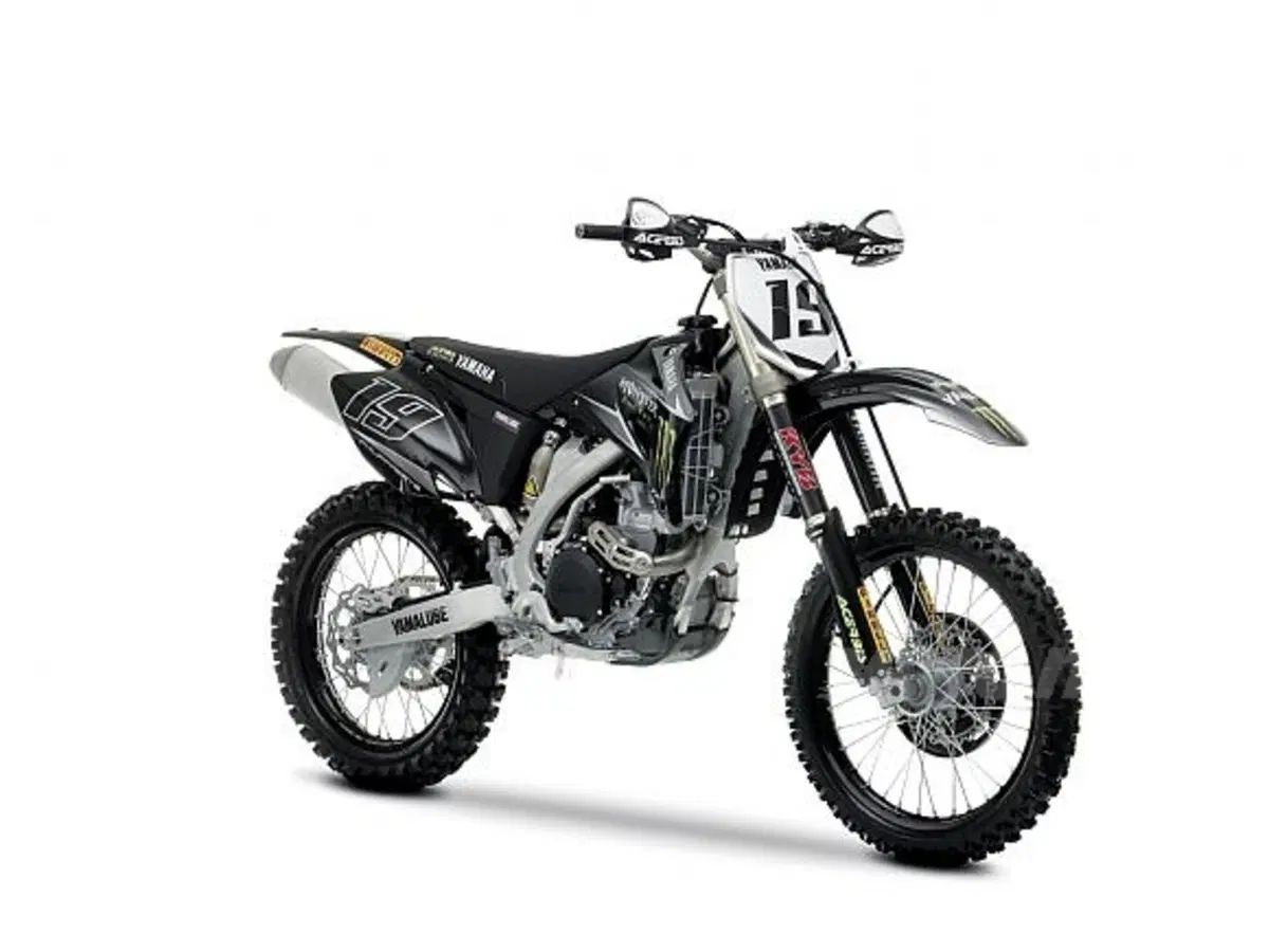 Arriva la replica della Yamaha Monster Motocross YZ450F con cui Philippaerts ha vinto il Mondiale (2)