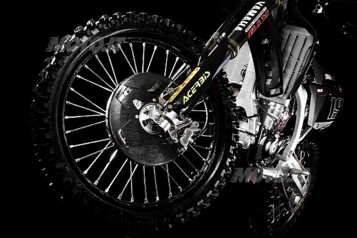 Arriva la replica della Yamaha Monster Motocross YZ450F con cui Philippaerts ha vinto il Mondiale (5)