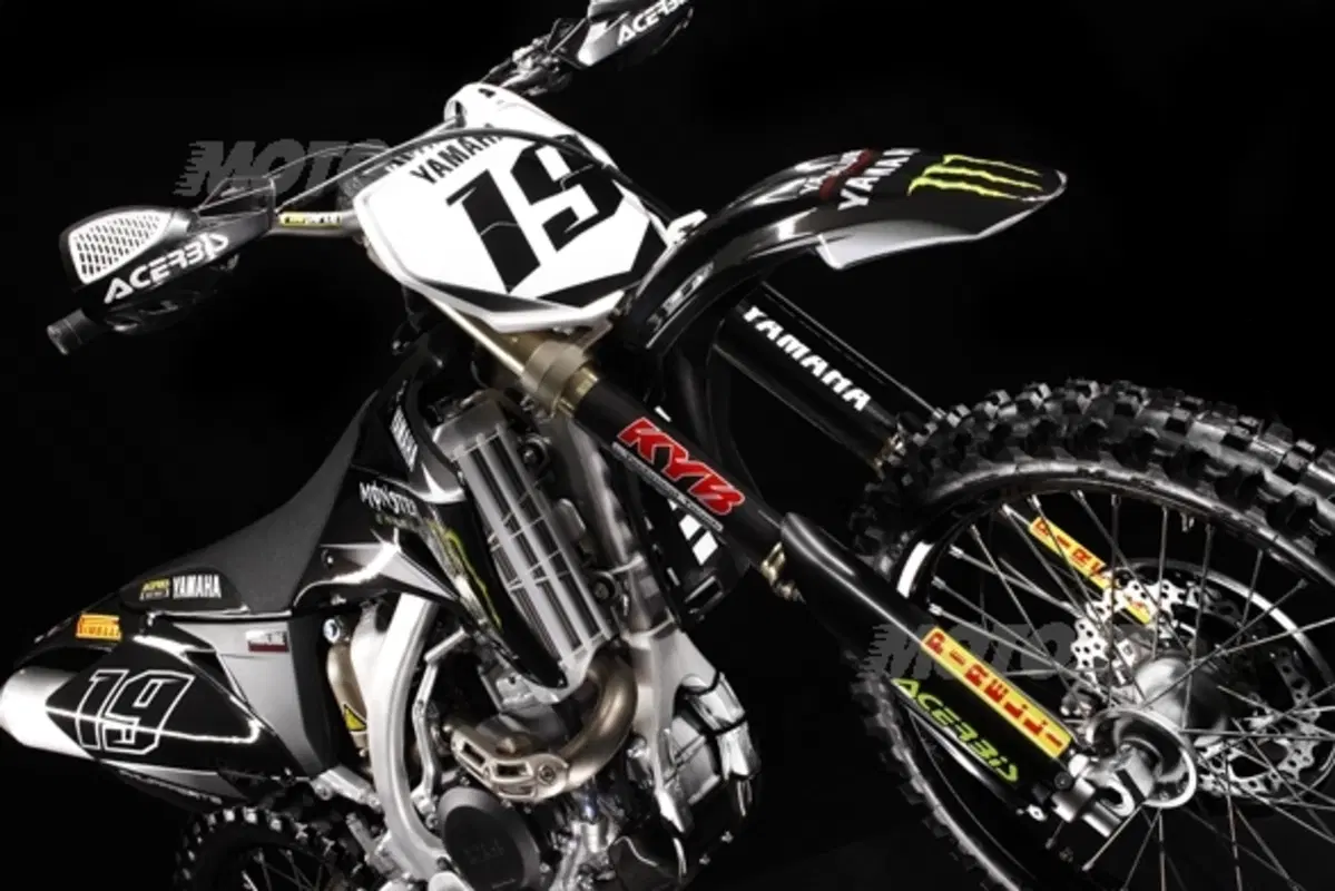 Arriva la replica della Yamaha Monster Motocross YZ450F con cui Philippaerts ha vinto il Mondiale (7)