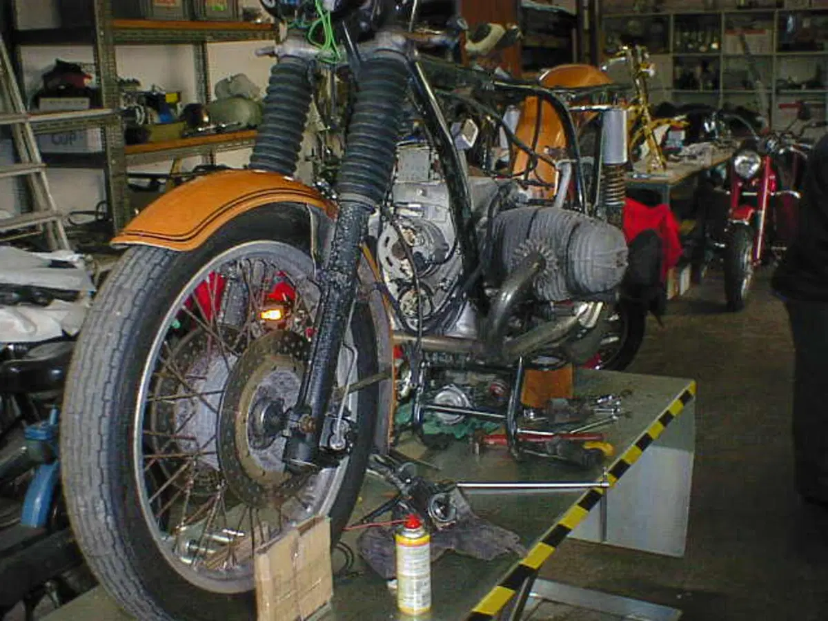 Restaurando, puntata 18: BMW r75/5 1972 (4)