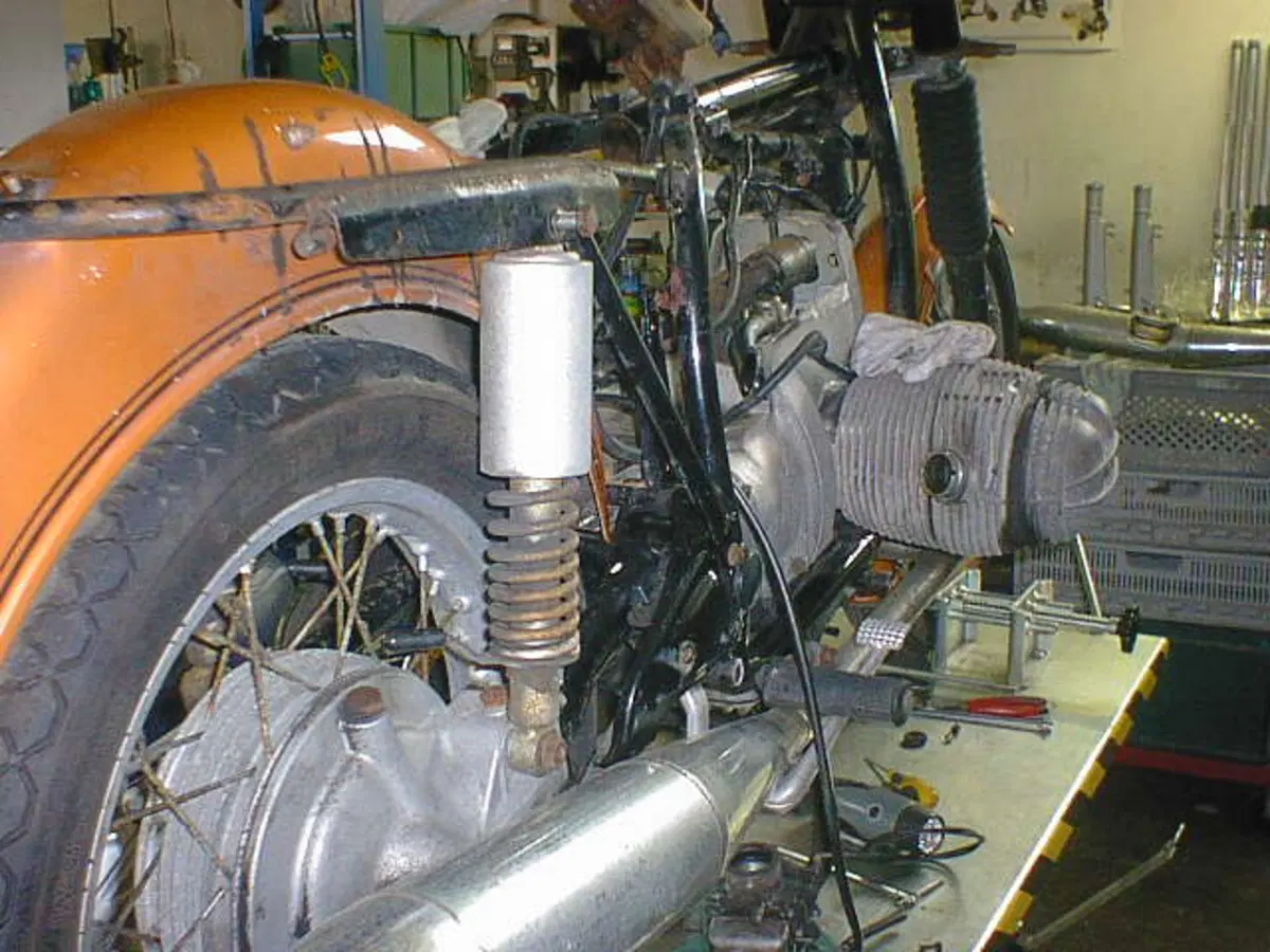 Restaurando, puntata 18: BMW r75/5 1972