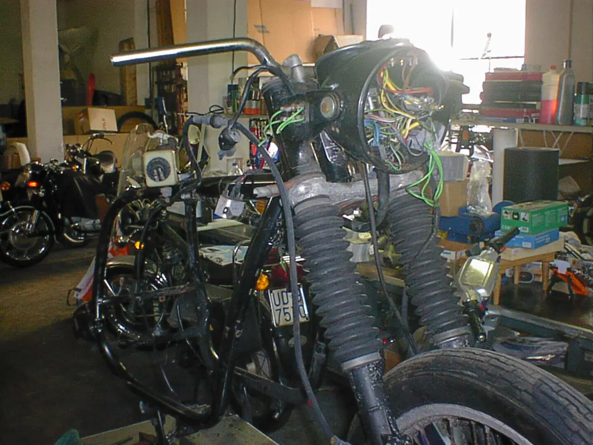 Restaurando, puntata 18: BMW r75/5 1972 (5)