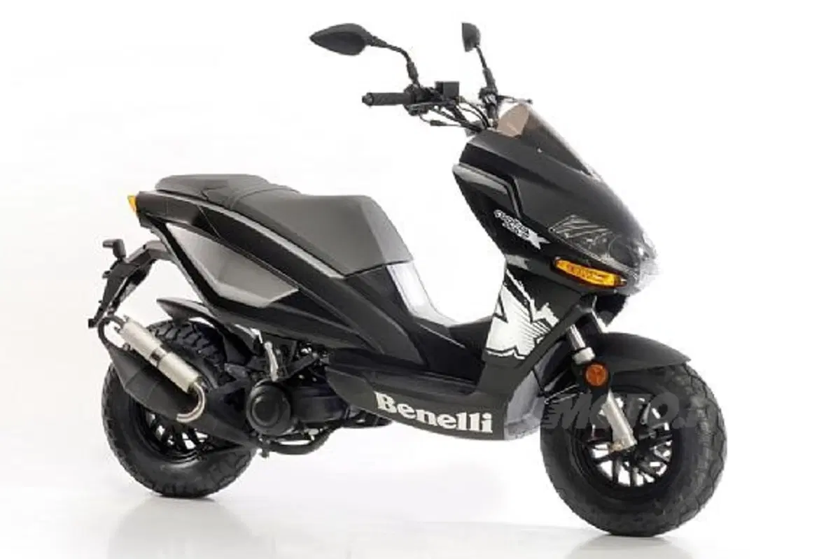Debutta QuattronoveX, il nuovo scooter 50 della casa pesarese (2)