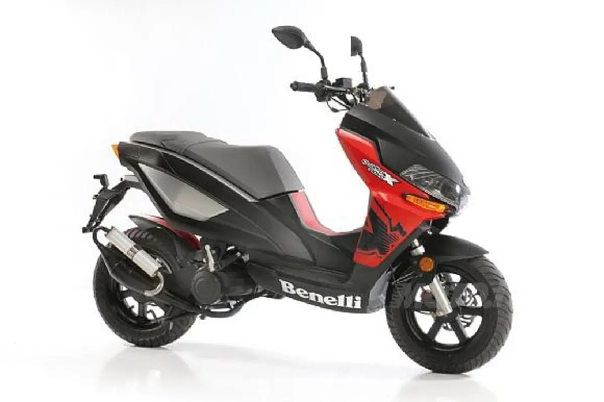 Debutta QuattronoveX, il nuovo scooter 50 della casa pesarese (3)