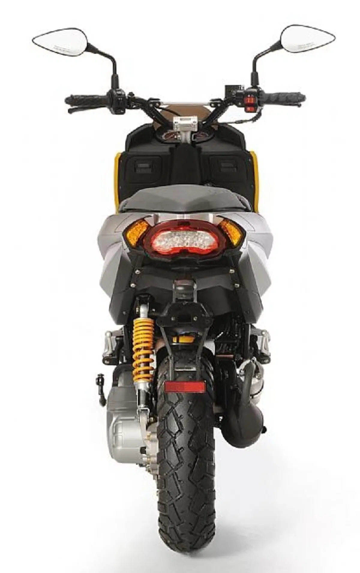 Debutta QuattronoveX, il nuovo scooter 50 della casa pesarese (6)