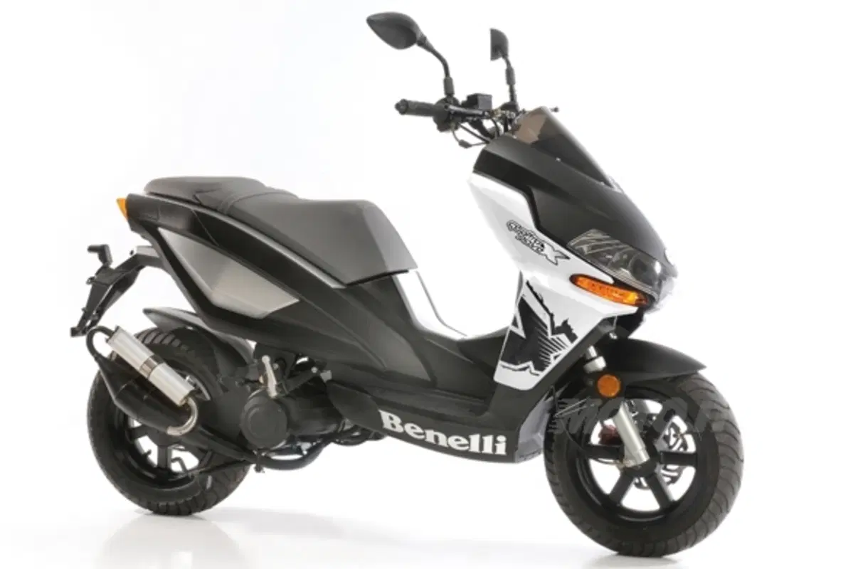 Debutta QuattronoveX, il nuovo scooter 50 della casa pesarese (11)