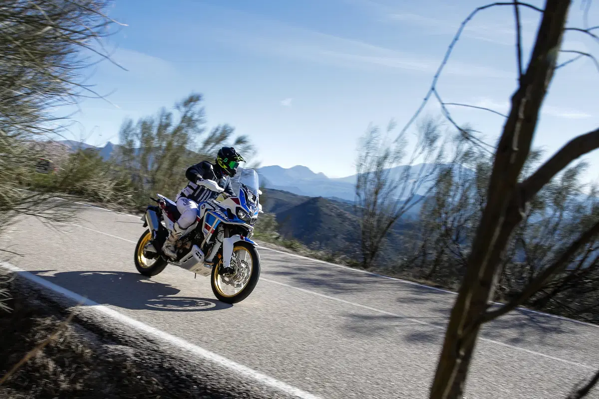 Honda Africa Twin CRF1000L Adventure Sports 2018 TEST STRADA (3)