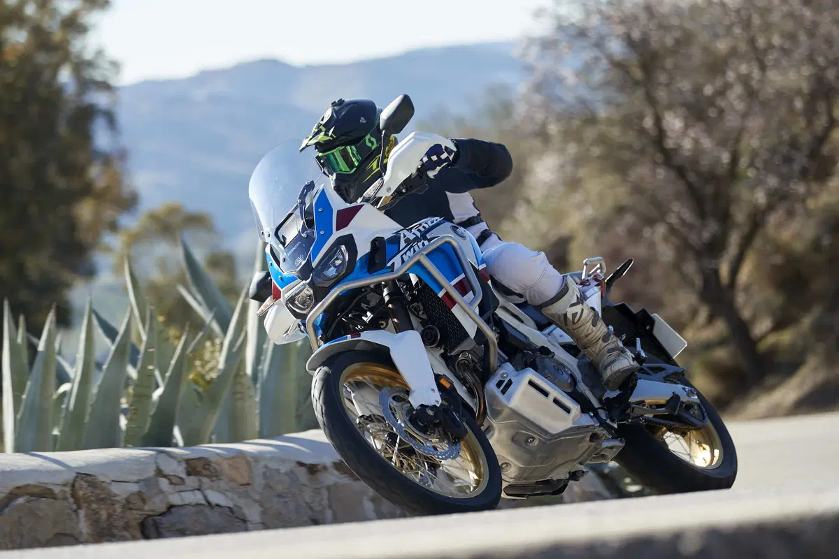 Honda Africa Twin CRF1000L Adventure Sports 2018 TEST STRADA (5)