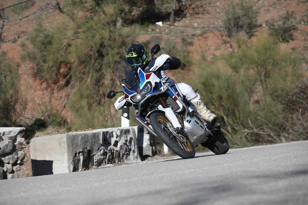 Honda Africa Twin CRF1000L Adventure Sports 2018 TEST STRADA (7)