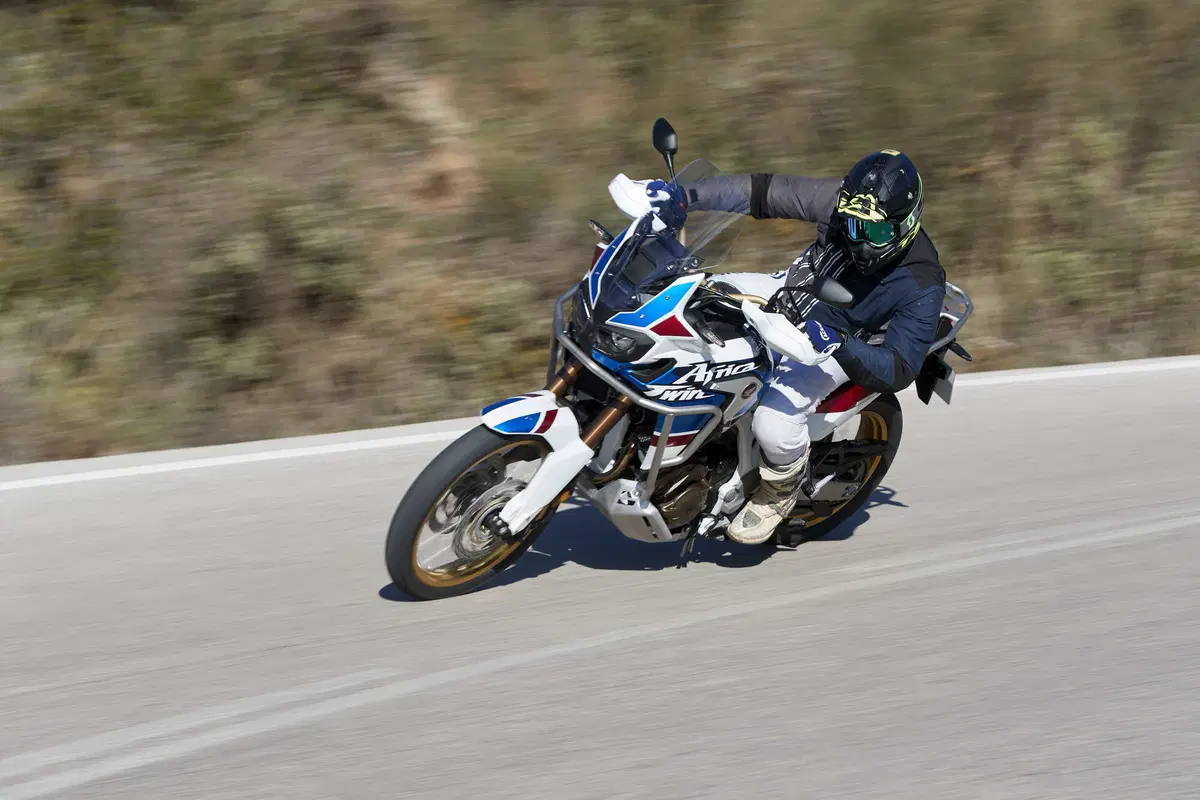 Honda Africa Twin CRF1000L Adventure Sports 2018 TEST STRADA (2)