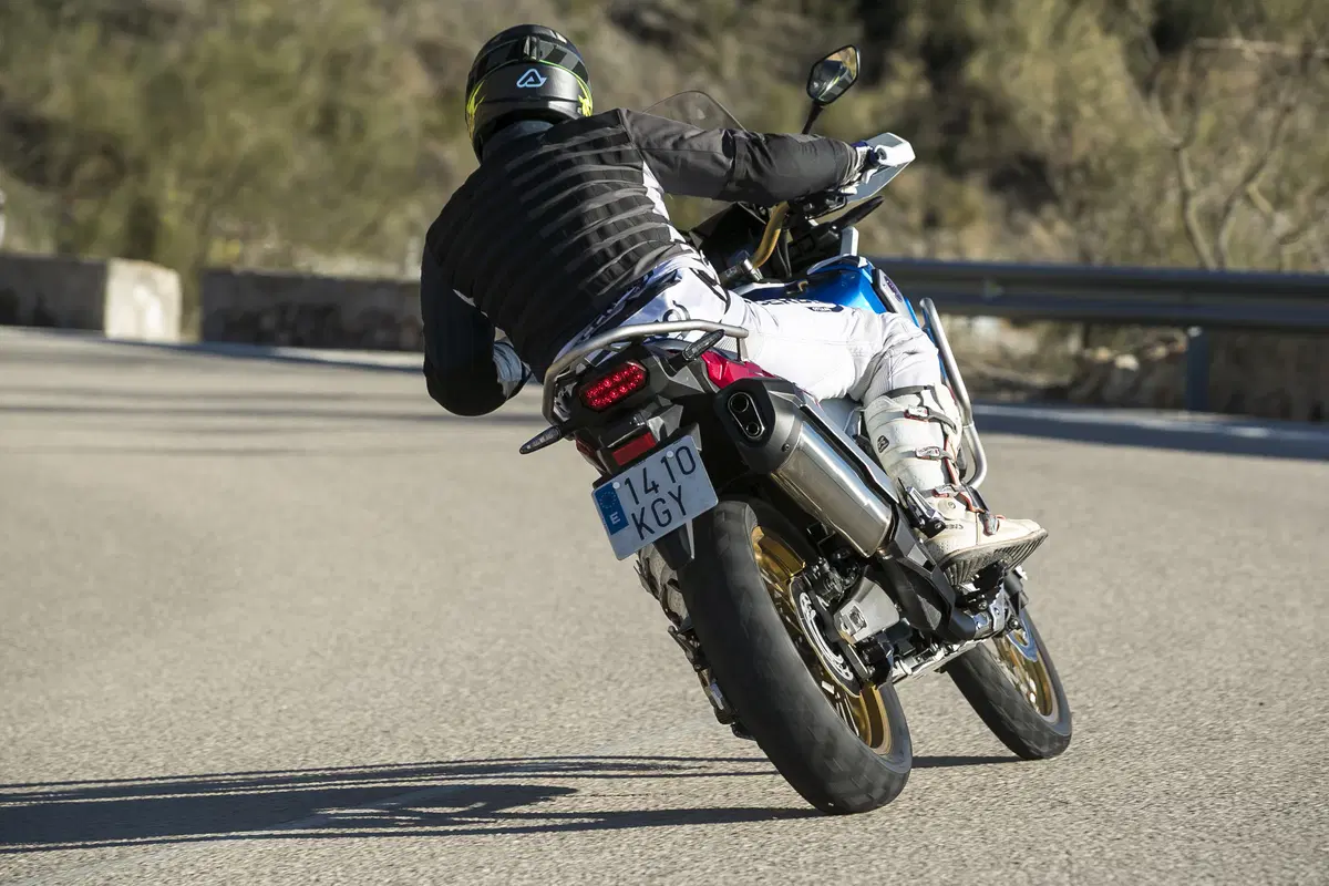 Honda Africa Twin CRF1000L Adventure Sports 2018 TEST STRADA