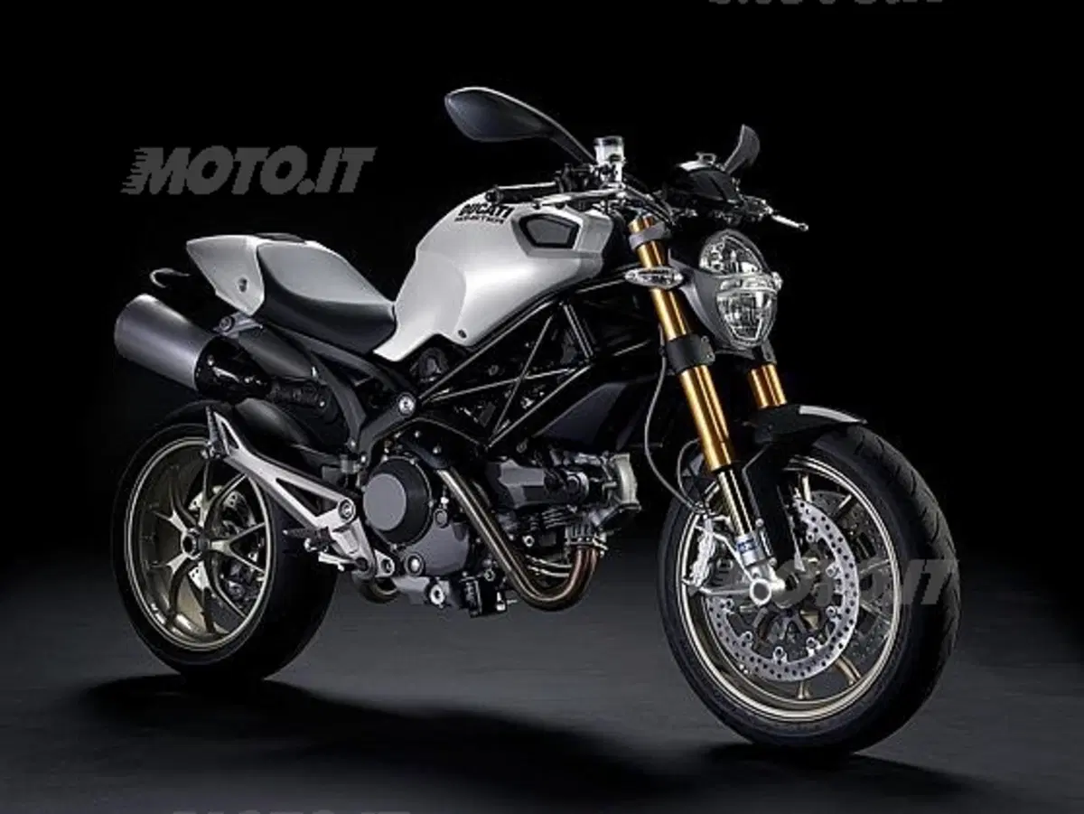 Scendono in passerella all'EICMA le nuove nate di Borgo Panigale (8)