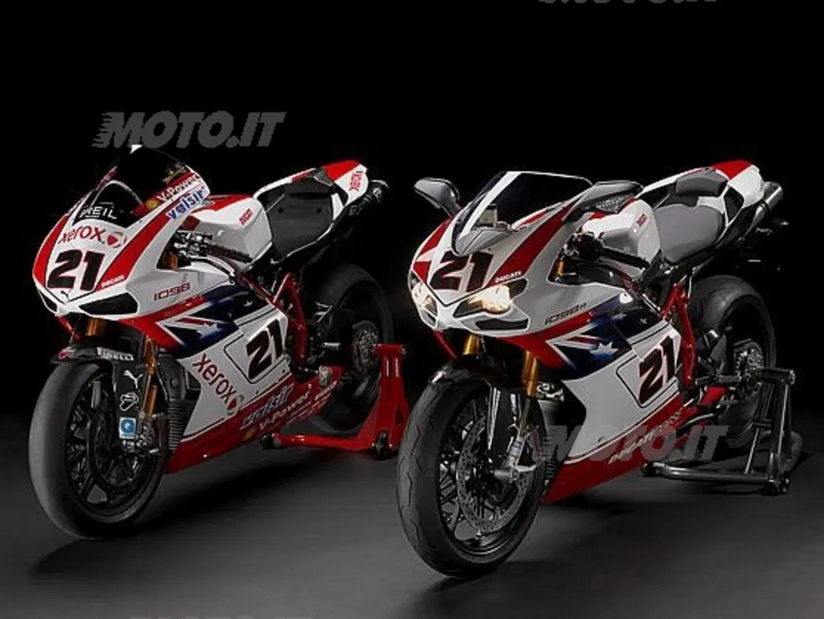 Scendono in passerella all'EICMA le nuove nate di Borgo Panigale (10)