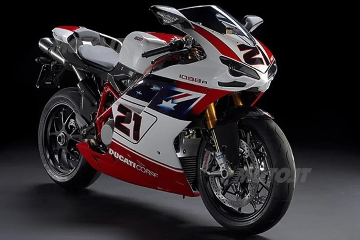 Scendono in passerella all'EICMA le nuove nate di Borgo Panigale (14)