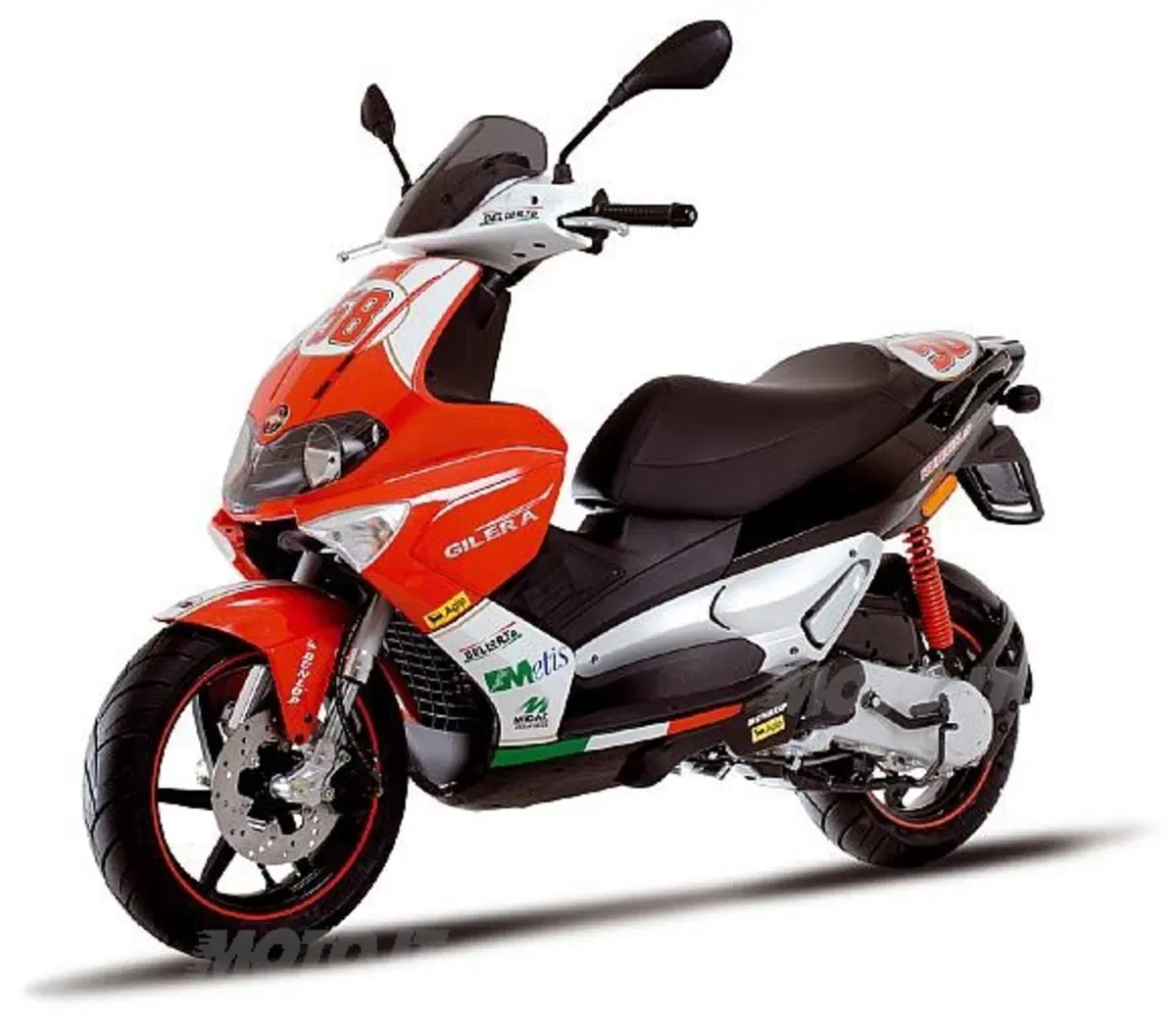 il Gruppo Piaggio presenta al salone di Milano Eicma 2008 la nuova gamma (12)