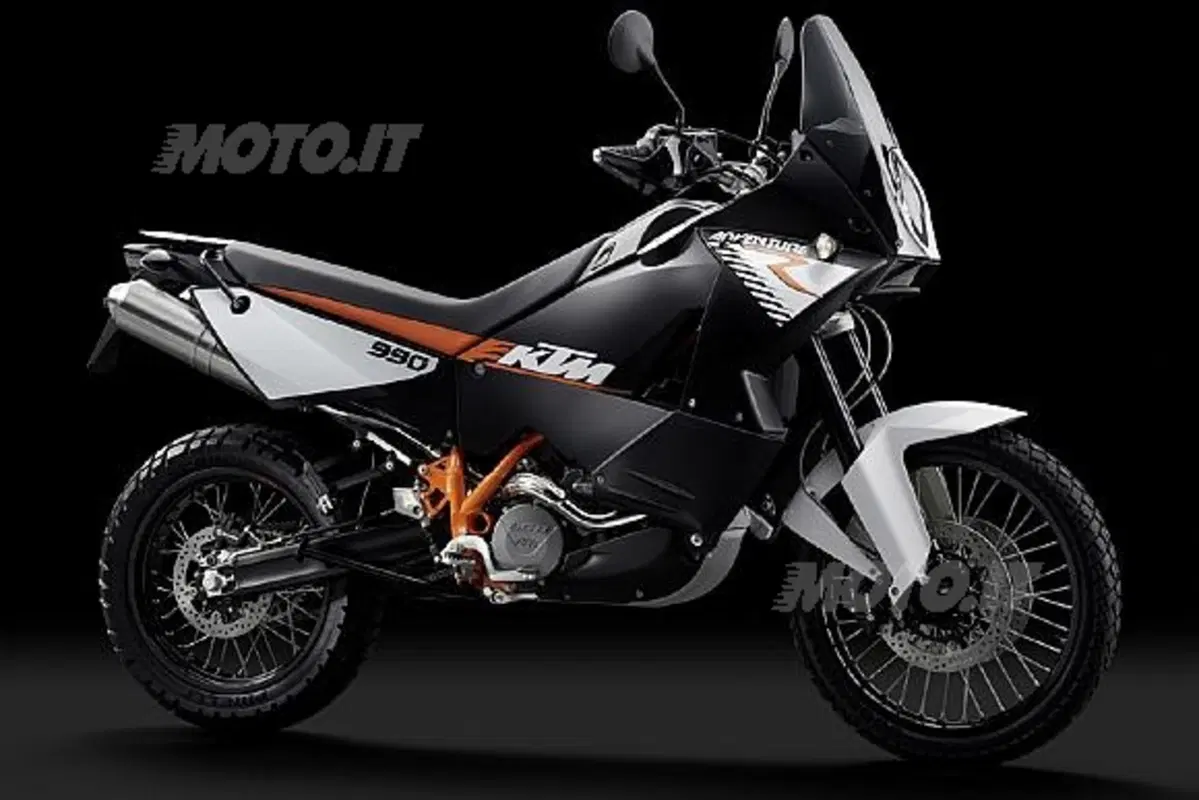 Adventure 990R, 990 Supermoto T e 1190 RC8 R all'EICMA