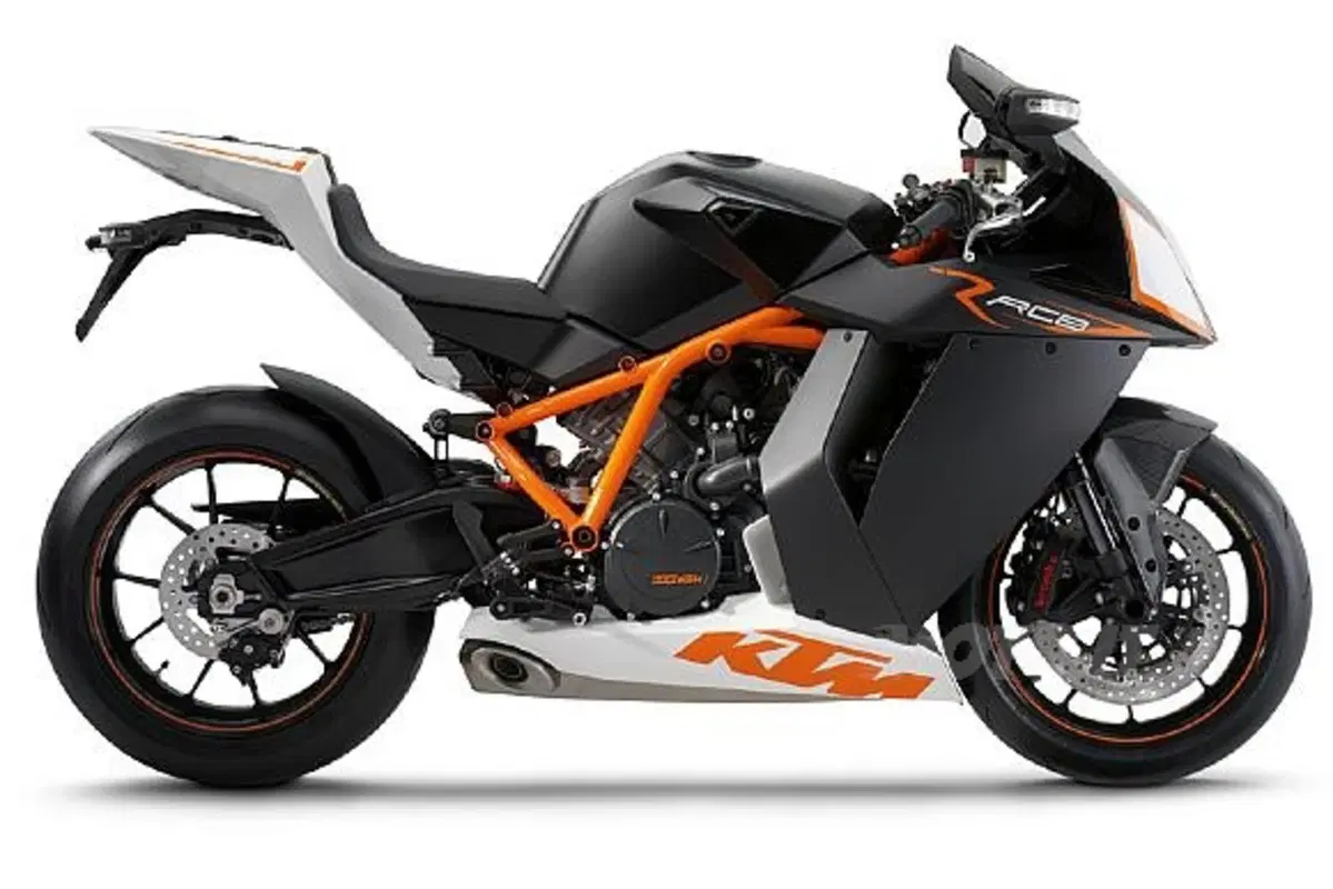 Adventure 990R, 990 Supermoto T e 1190 RC8 R all'EICMA (10)