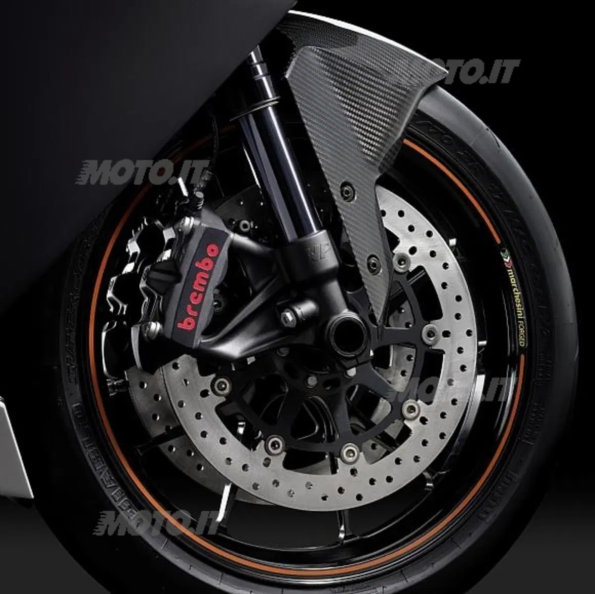Adventure 990R, 990 Supermoto T e 1190 RC8 R all'EICMA (12)