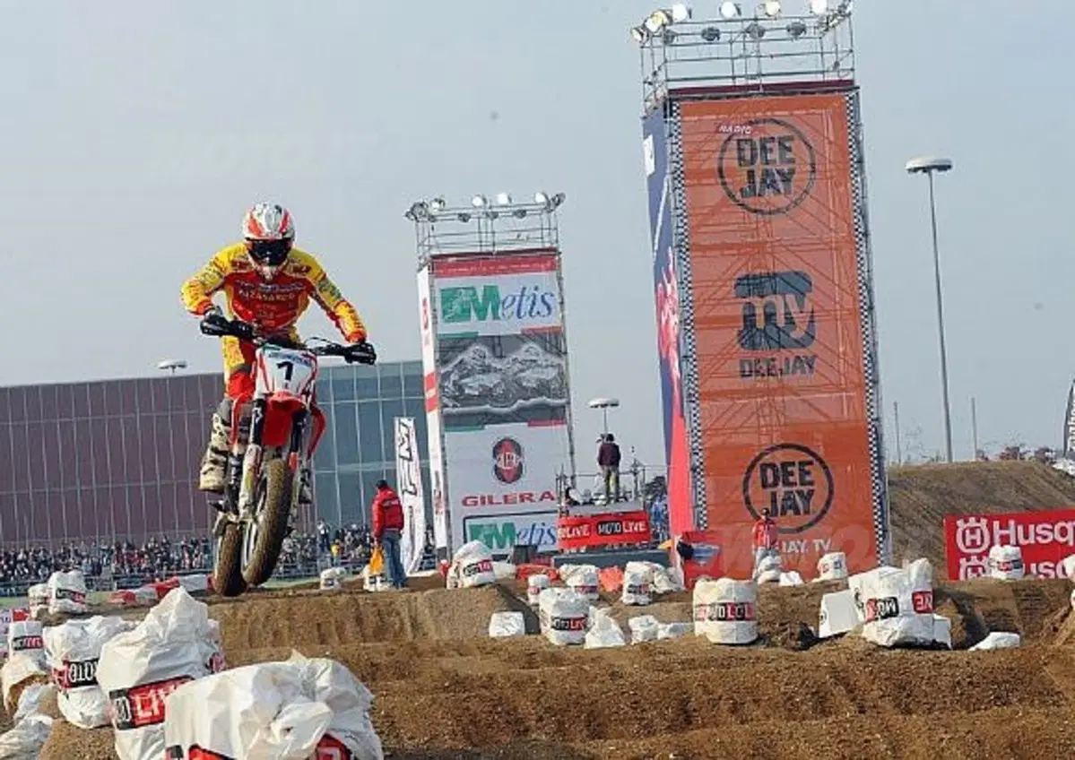Entusiasmanti performance dei piloti che hanno animato l’evento clou della giornata conclusiva (2)