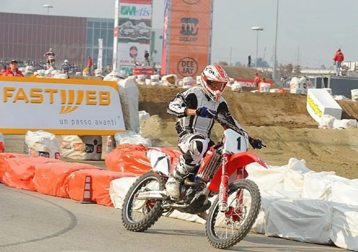 Entusiasmanti performance dei piloti che hanno animato l’evento clou della giornata conclusiva (4)