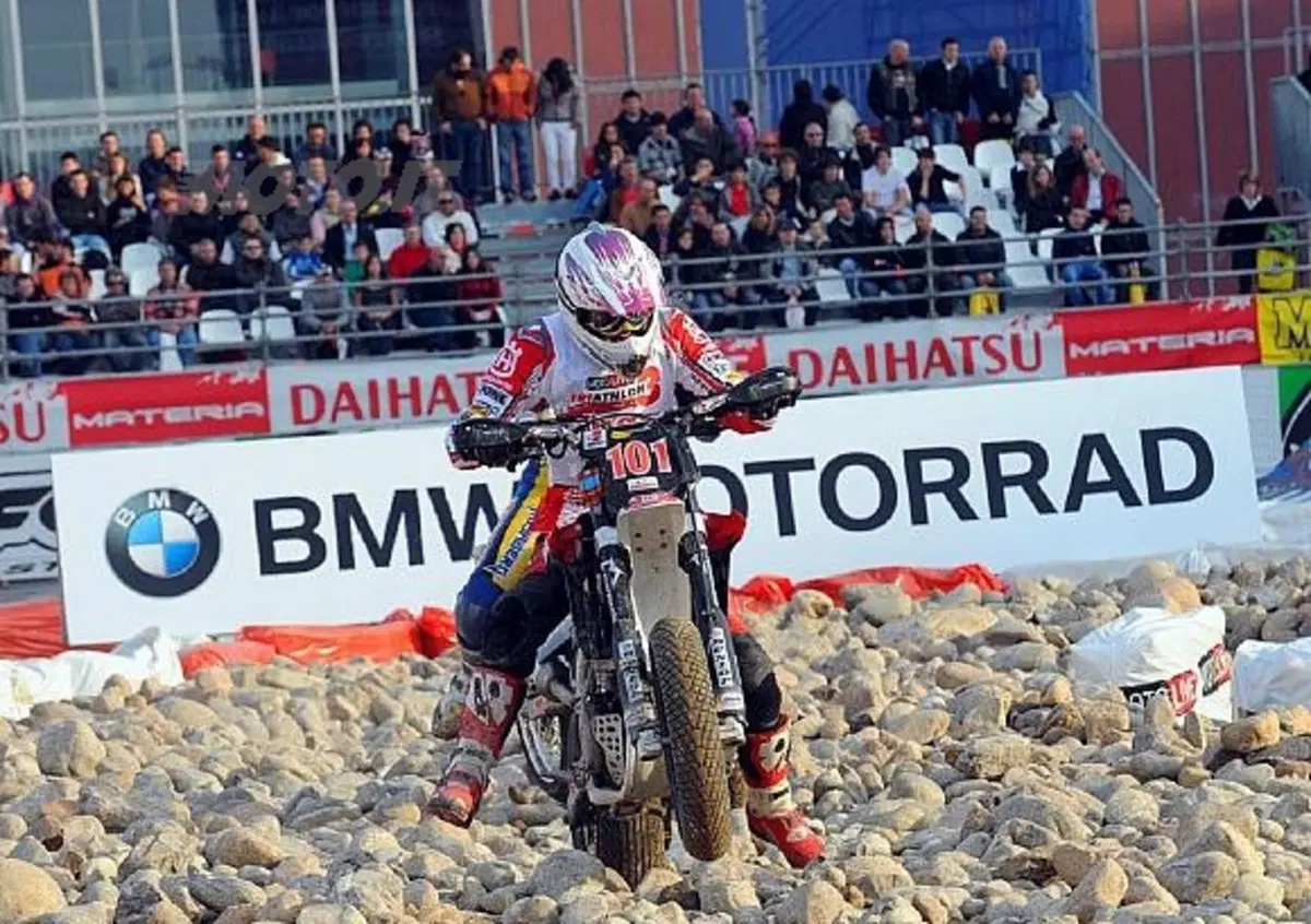 Entusiasmanti performance dei piloti che hanno animato l’evento clou della giornata conclusiva (6)