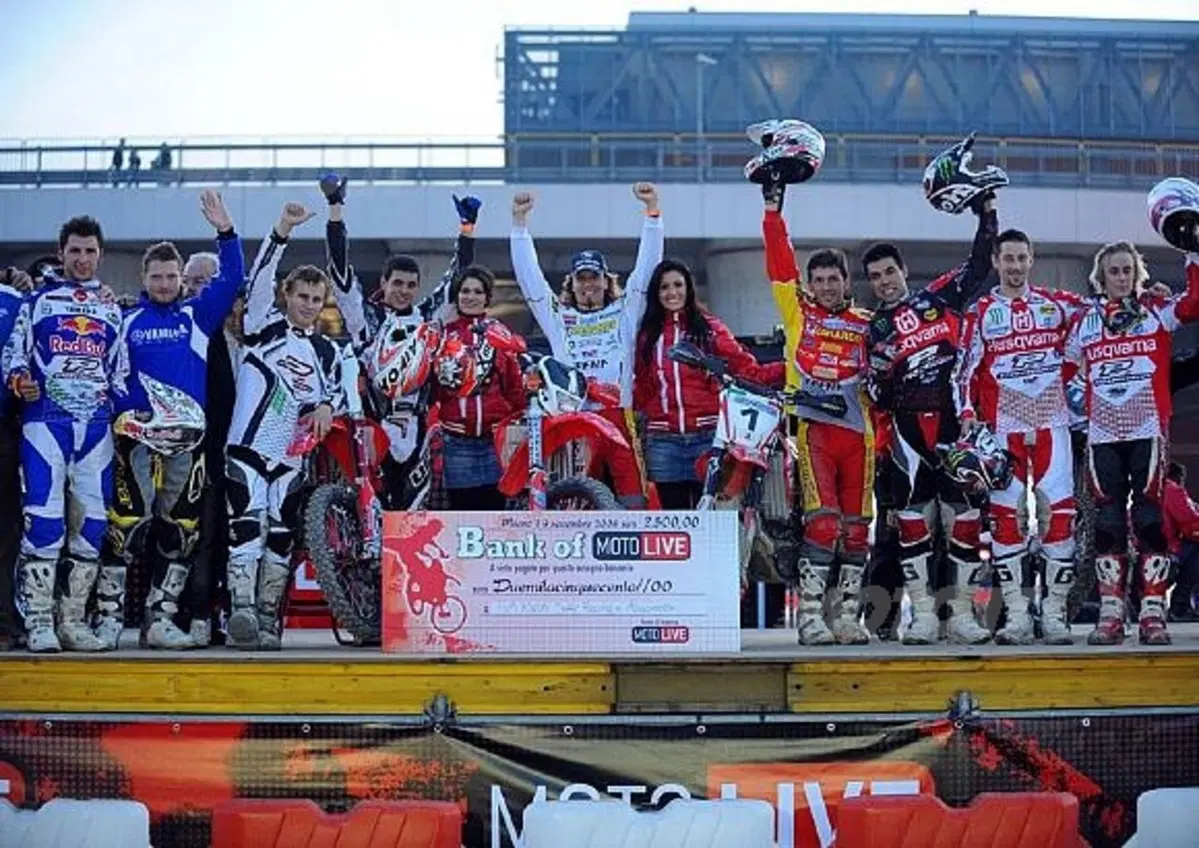 Entusiasmanti performance dei piloti che hanno animato l’evento clou della giornata conclusiva (8)