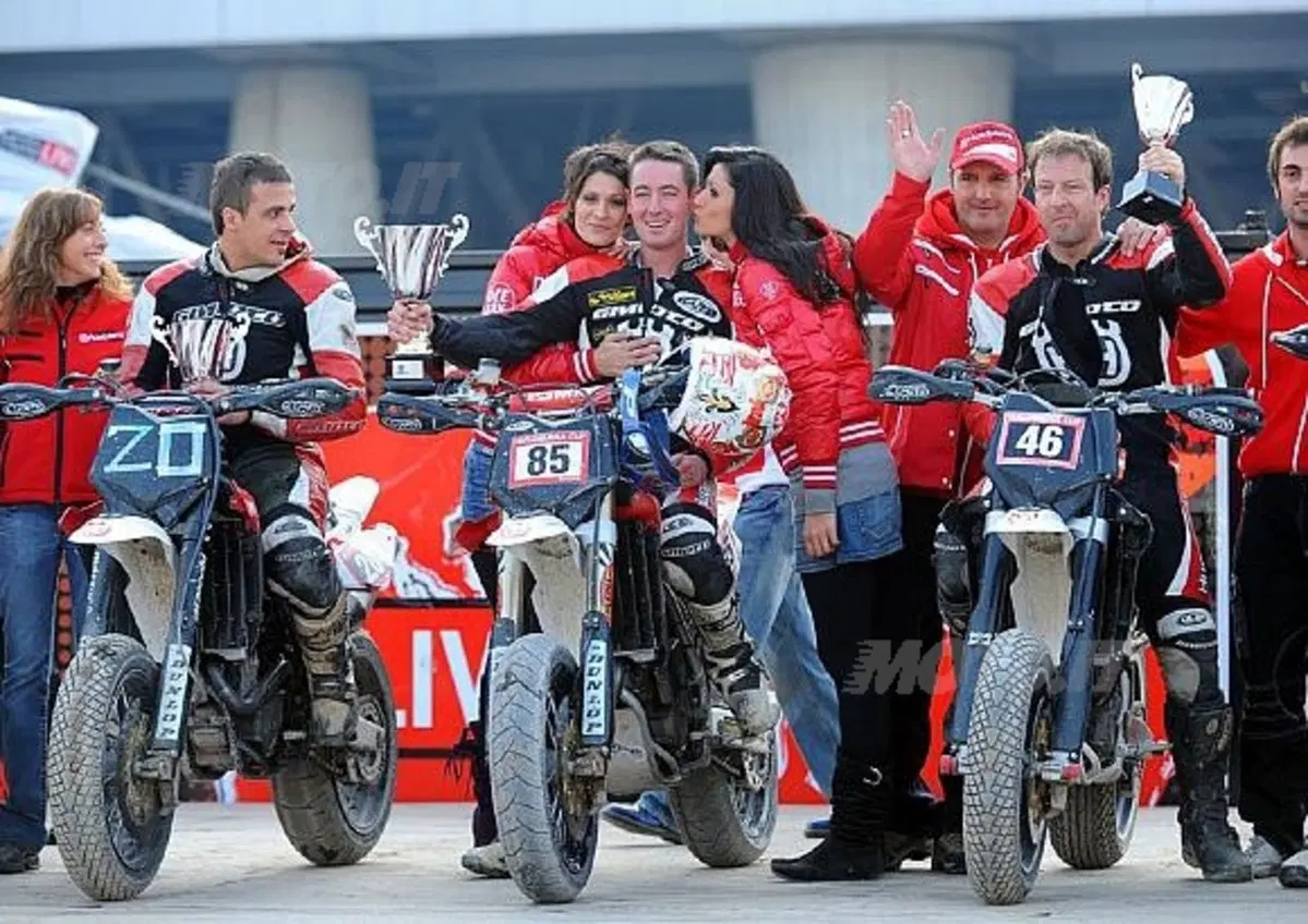 Entusiasmanti performance dei piloti che hanno animato l’evento clou della giornata conclusiva (9)