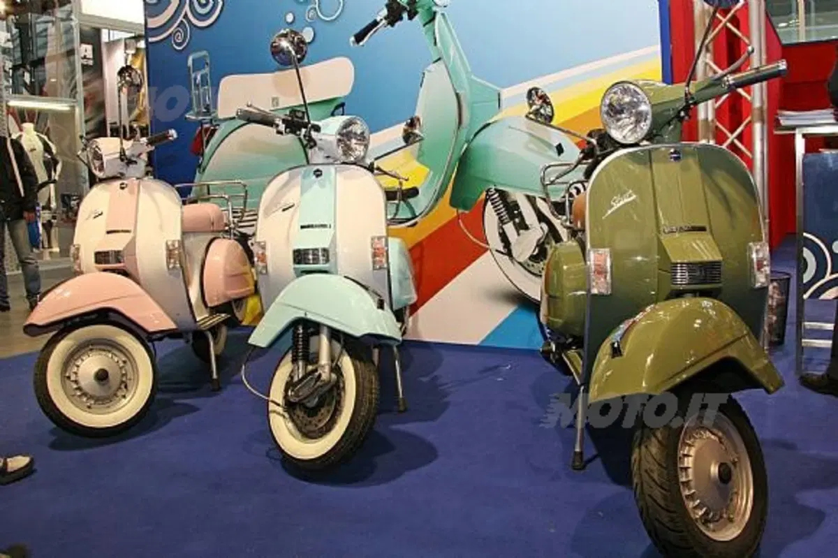 Star Deluxe 125 e 150 ripropongono lo stile inimitabile del mitico vespone con le marce