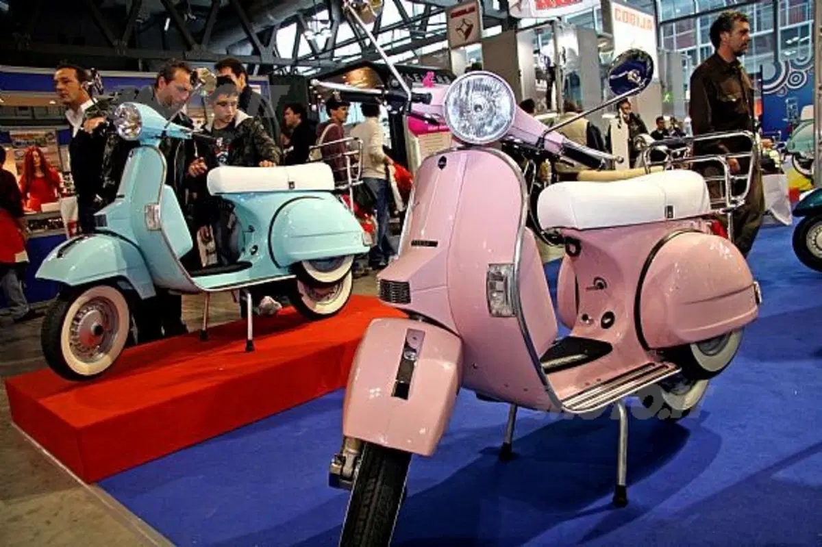 Star Deluxe 125 e 150 ripropongono lo stile inimitabile del mitico vespone con le marce (3)