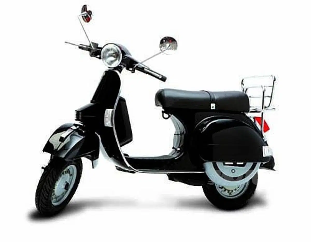 Star Deluxe 125 e 150 ripropongono lo stile inimitabile del mitico vespone con le marce (6)