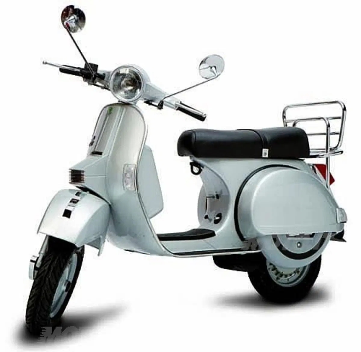 Star Deluxe 125 e 150 ripropongono lo stile inimitabile del mitico vespone con le marce (9)
