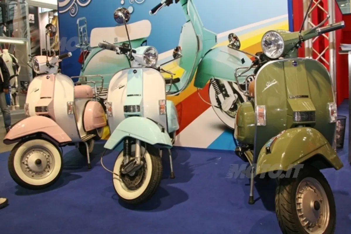 Star Deluxe 125 e 150 ripropongono lo stile inimitabile del mitico vespone con le marce (12)