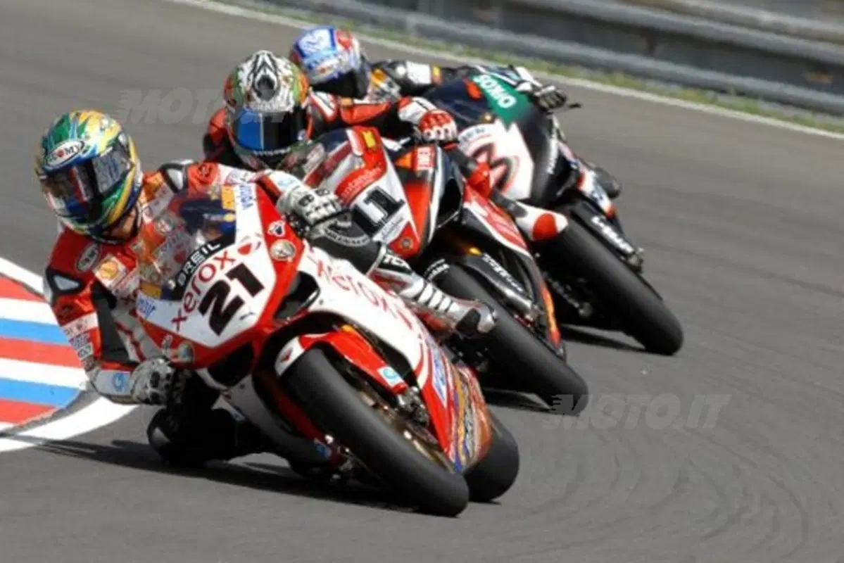 La Superbike ha perso il suo dominatore, ma proprio per questo la stagione 2009 sarà spettacolare (8)
