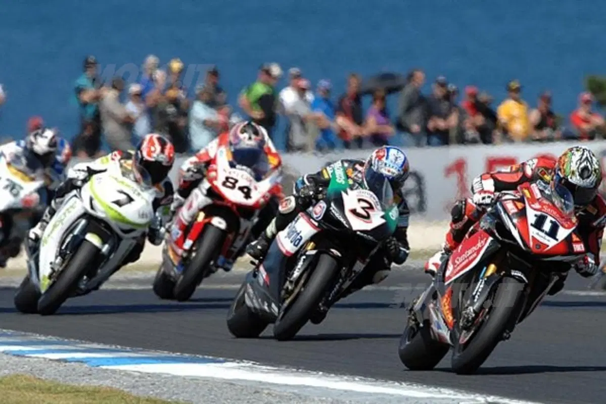 La Superbike ha perso il suo dominatore, ma proprio per questo la stagione 2009 sarà spettacolare (10)