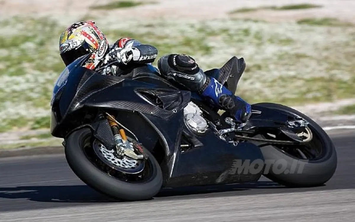 I top team SBK vanno in pista a Kyalami, in Sud Africa (2)