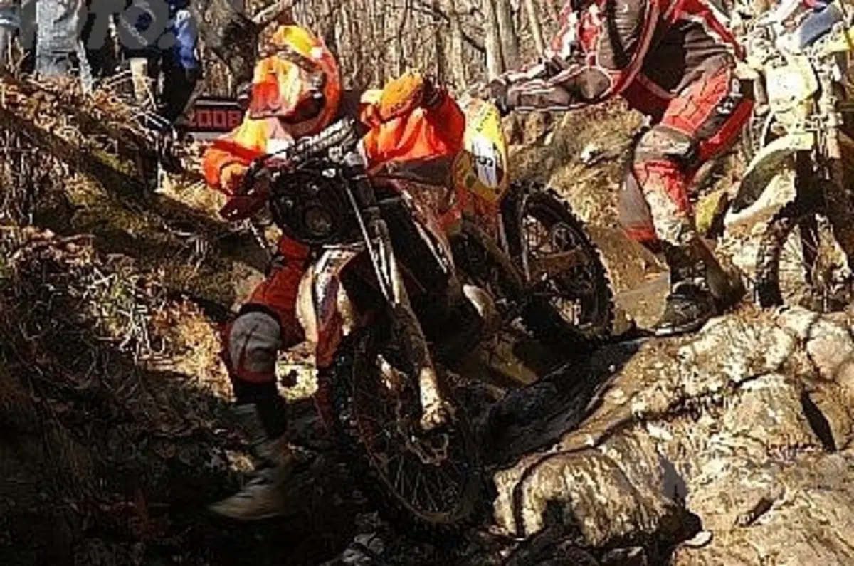 A San Valentino il cuore batte forte. Soprattutto se amate l'hard enduro (4)