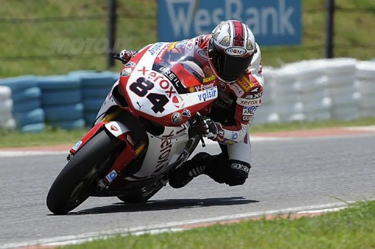 Le prove invernali in Sud Africa dicono che i più in forma sono Michel Fabrizio e la Ducati Xerox (2)