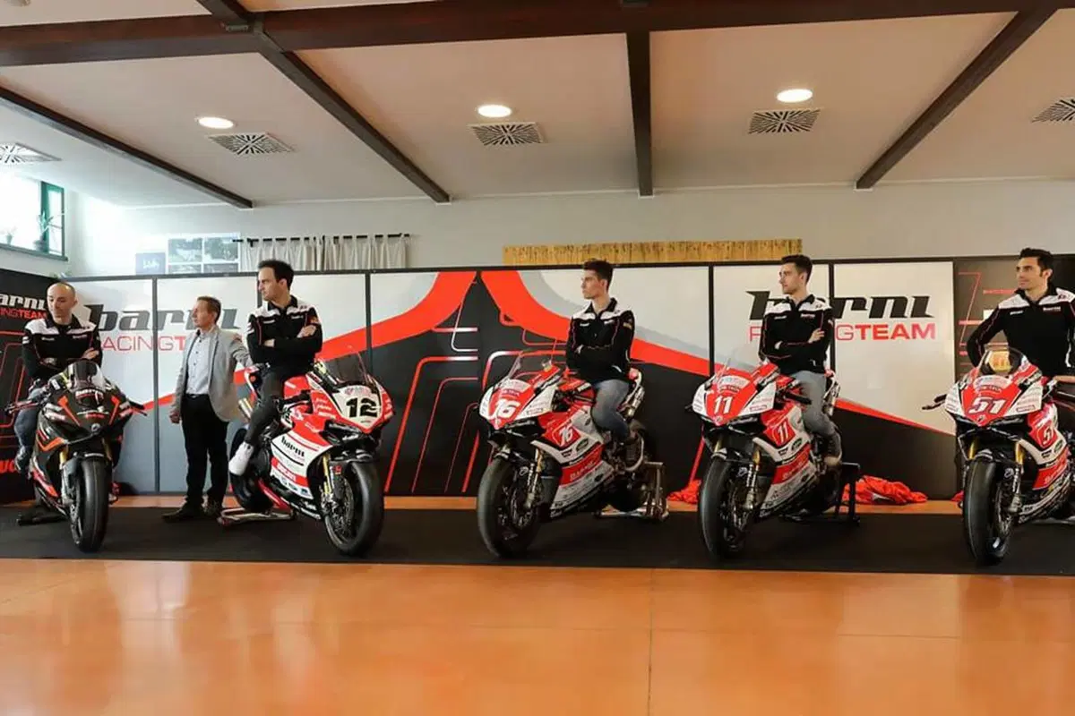 Il Team Barni Racing presenta la Ducati Panigale V4 che porterà al  National Trophy (2)