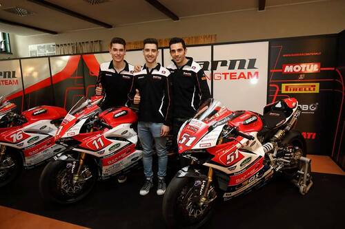 Il Team Barni Racing presenta la Ducati Panigale V4 che porterà al  National Trophy (3)