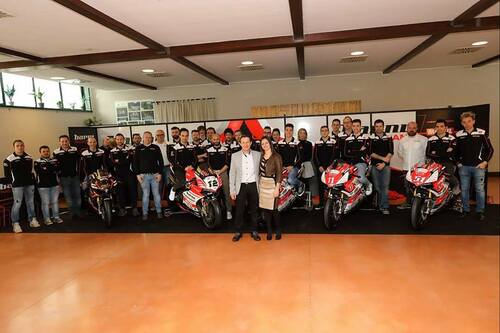 Il Team Barni Racing presenta la Ducati Panigale V4 che porterà al  National Trophy (9)