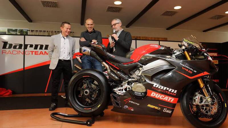 Il Team Barni Racing presenta la Ducati Panigale V4 che porter&agrave; al  National Trophy