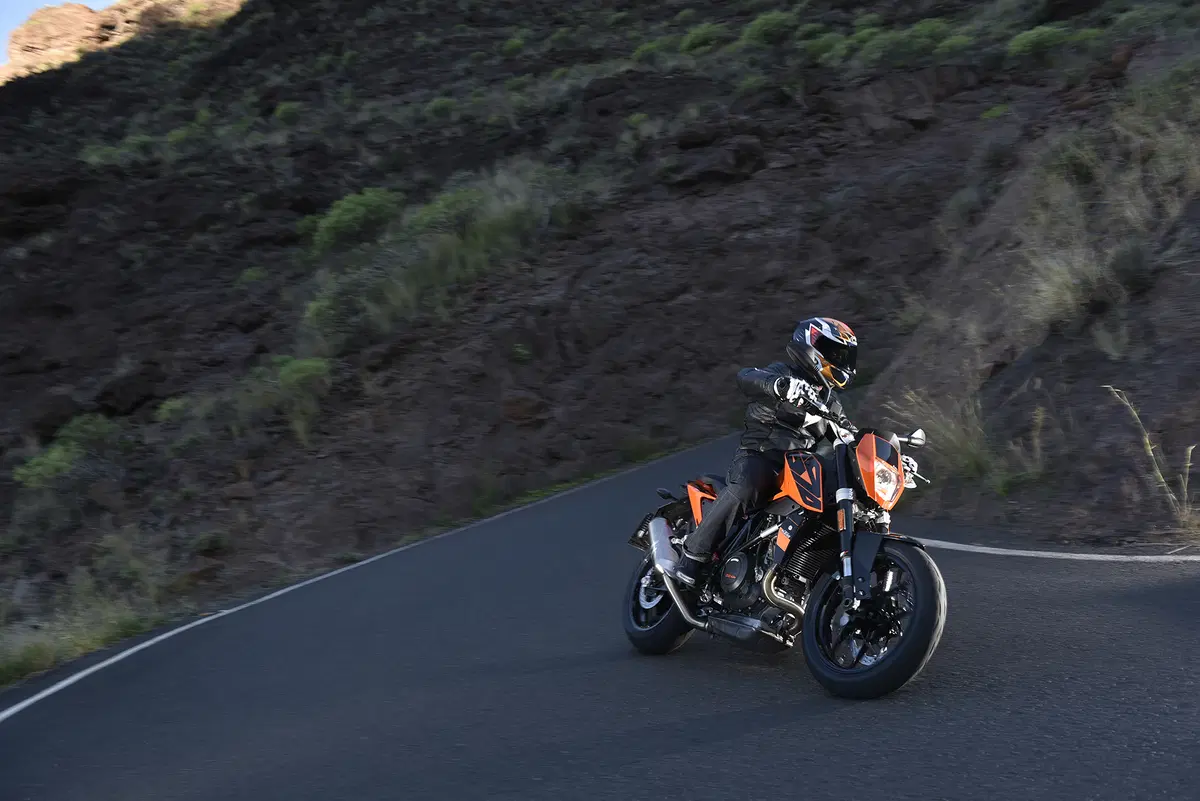 KTM Duke 690 e R (6)