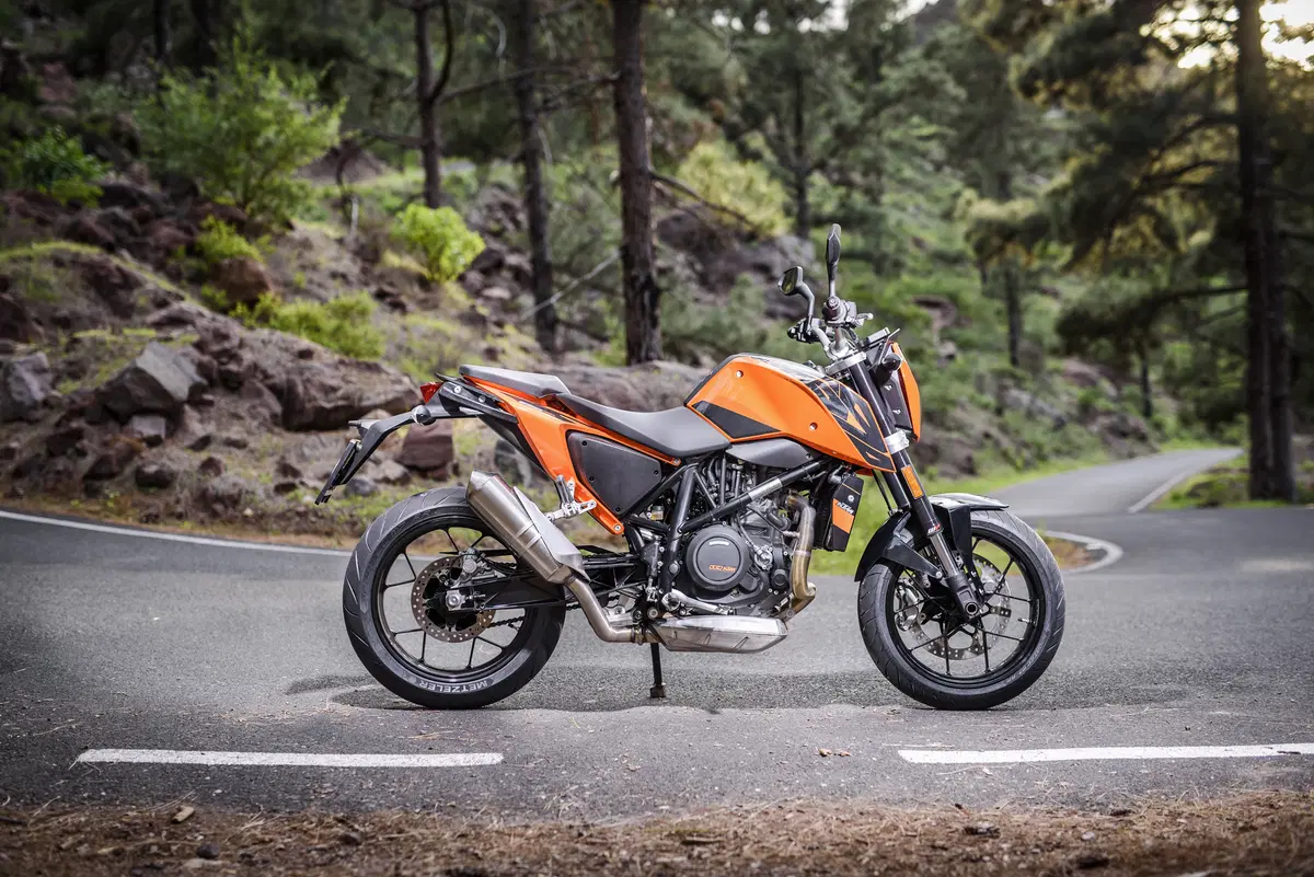 KTM Duke 690 e R (32)