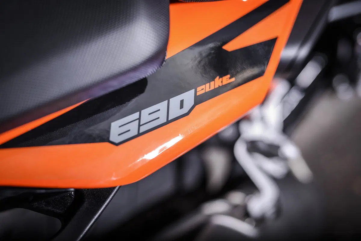 KTM Duke 690 e R (33)
