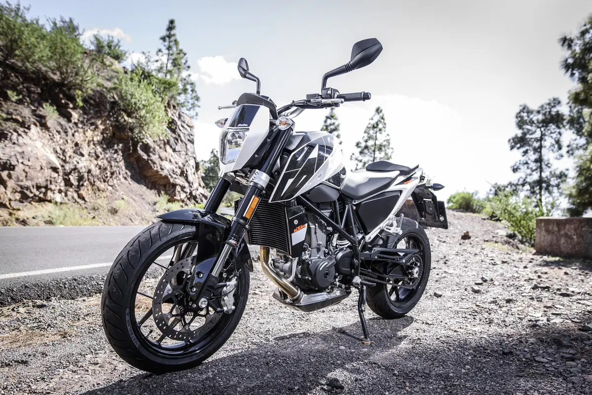 KTM Duke 690 e R (24)
