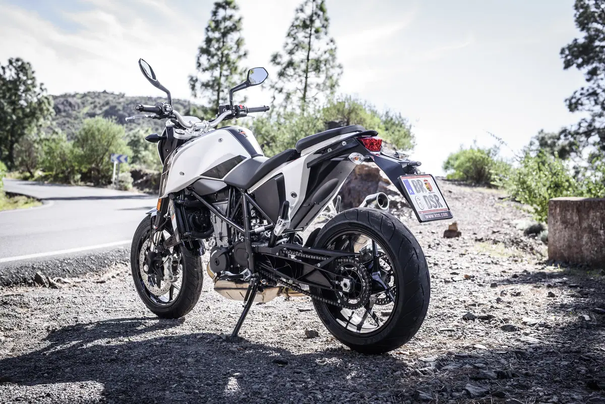 KTM Duke 690 e R (25)