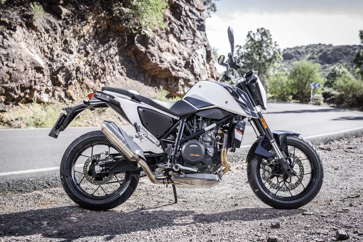 KTM Duke 690 e R (27)